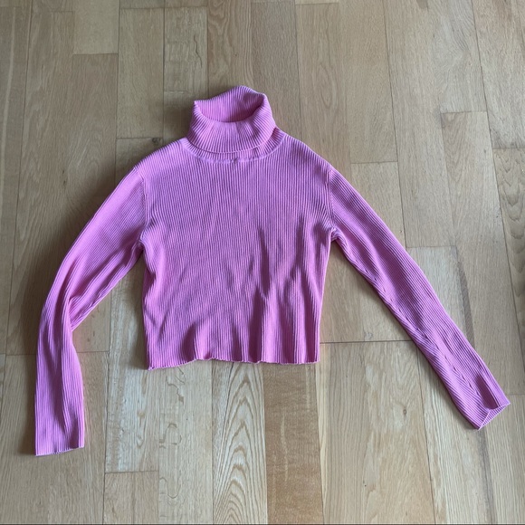 Denver Hayes Sweaters - 3/$30 Denver Hayes pink ribbed turtle neck Large